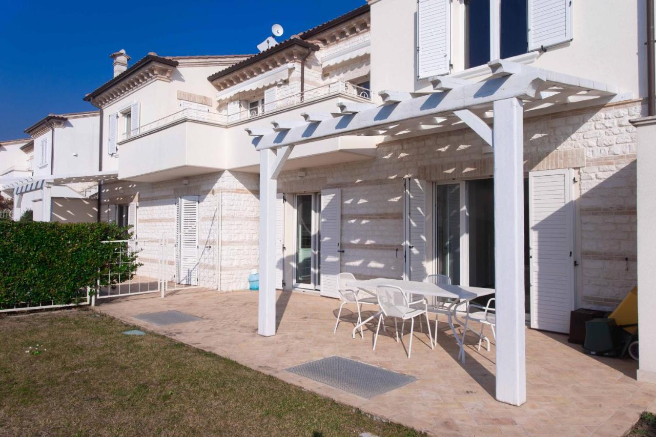 S018 - Sirolo, Nuovissimo Trilocale In Pietra Con Giardino Dx Leilighet Eksteriør bilde